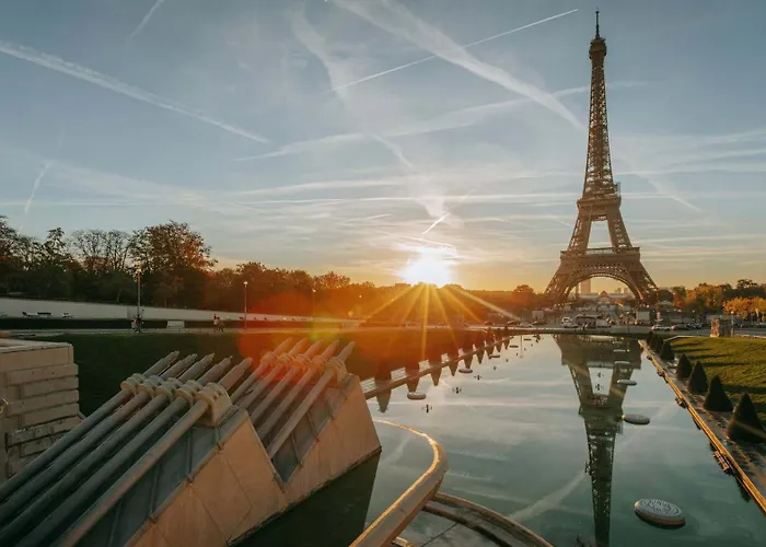 Appartement Eiffel Tower - Premium For Couples Parijs